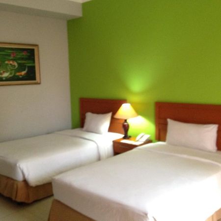 Town House Bukit Damai Indah Hotell Balikpapan  Exteriör bild