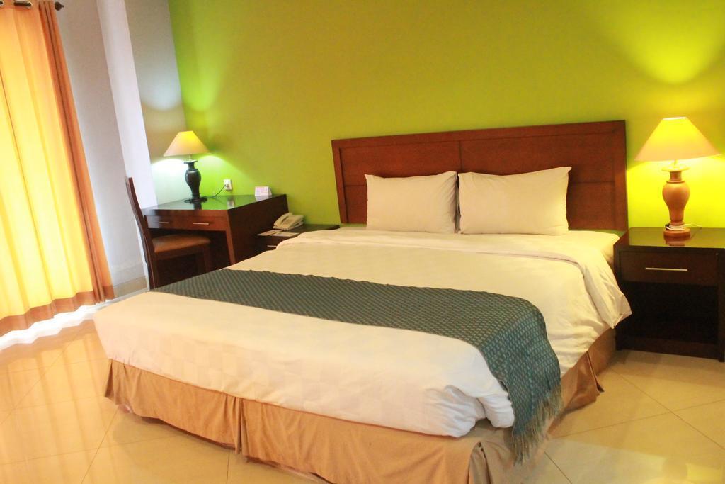 Town House Bukit Damai Indah Hotell Balikpapan  Exteriör bild